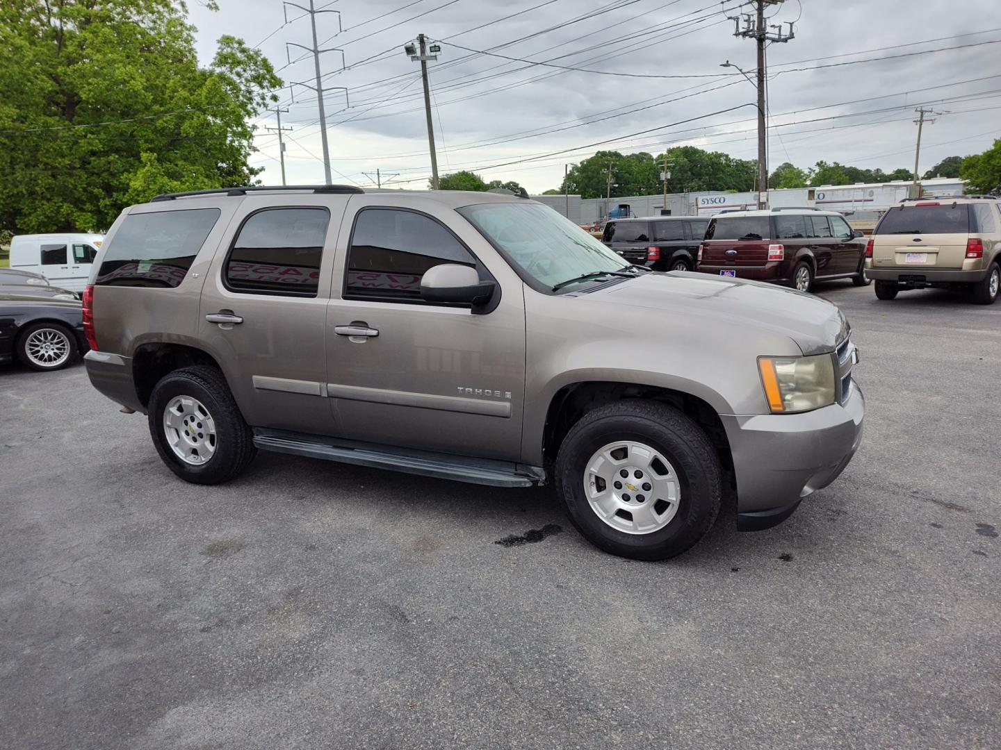 2007 Gray Chevrolet Tahoe (1GNFK13097R) , located at 5700 Curlew Drive, Norfolk, VA, 23502, (757) 455-6330, 36.841885, -76.209412 - Photo#18